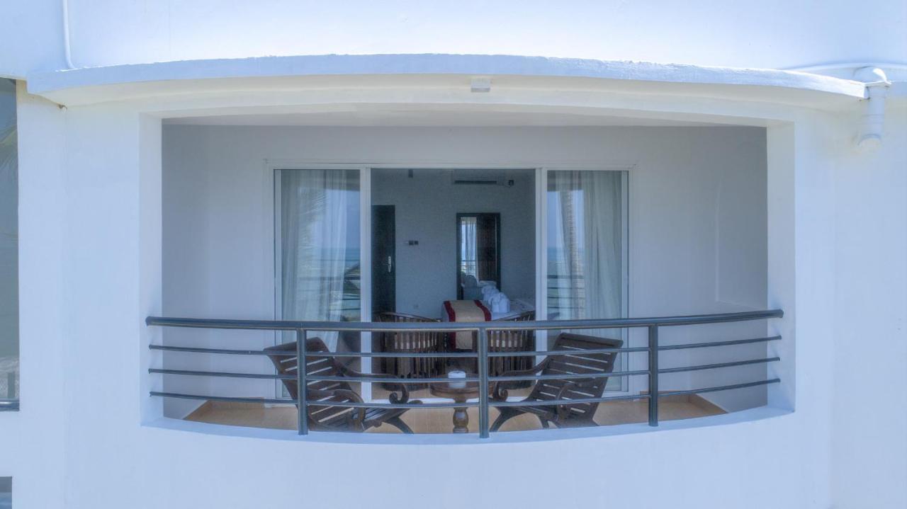 Manara Beach Resort Beruwala Buitenkant foto