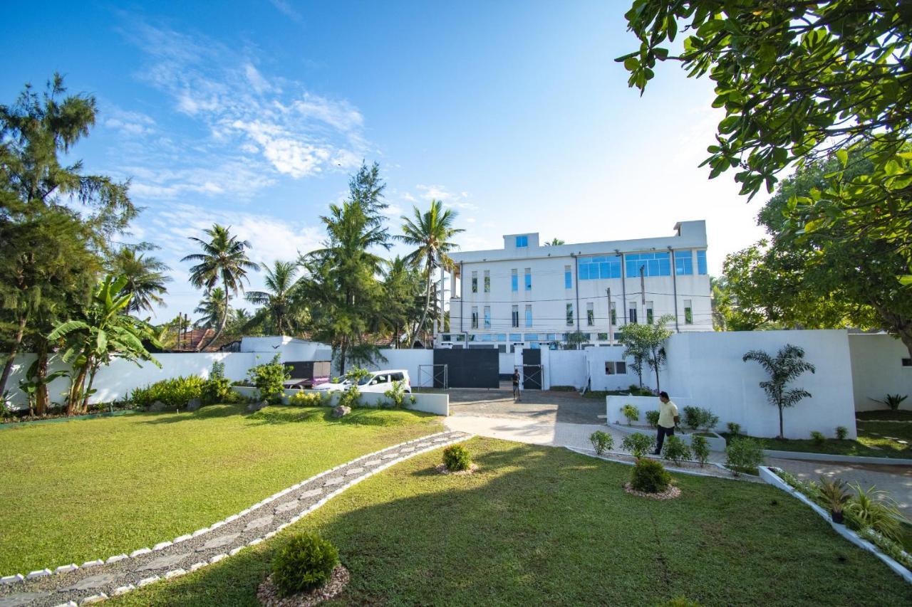 Manara Beach Resort Beruwala Buitenkant foto